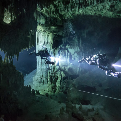 TEKDIVEUSA.2020 – Lurking in the Shadows – Capturing Moments in the Mexican Underwater Cave Systems